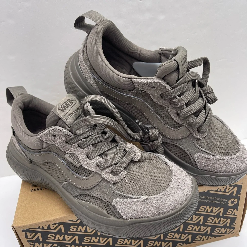 Vans WMN Mte Ultrarange Neo Vr3
Mono Bungee Cord
VN000CWE9JC Sneakers - Picture 6 of 16